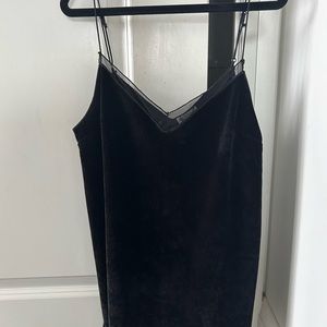 FREE PEOPLE
Velvet tank top